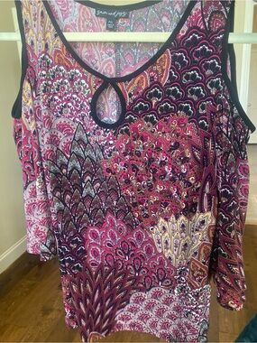 Women's Pink Paisley Keyhole Sleeveless Top